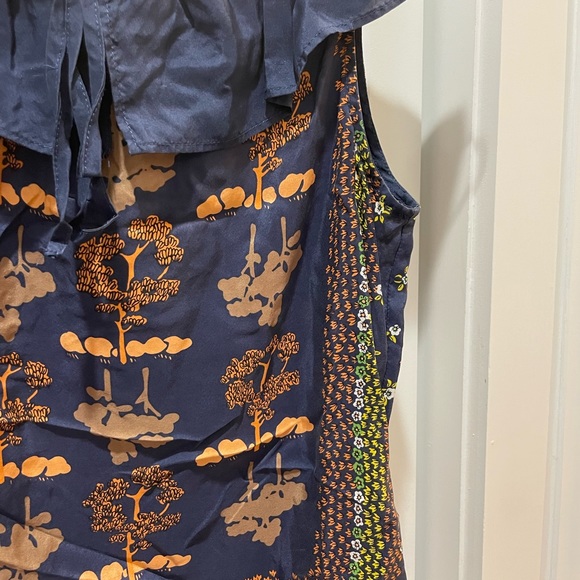 Sz 2. Silk sleeveless top Brand is “Portrait of a Girl” - Picture 3 of 4